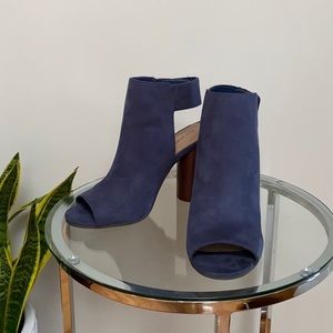 Call It Spring SZ 10 Sandal Heels with Velcro